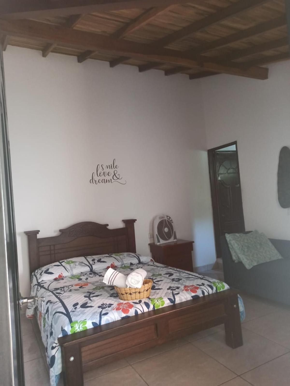 Hostal Jose Navarro Guadalupe Eksteriør bilde